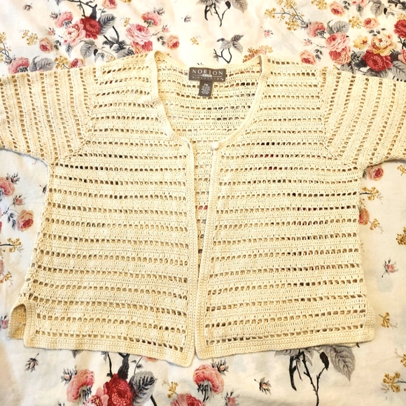 Norton McNaughton Petite Medium knitted short sleeve cardigan light beige - Picture 1 of 3